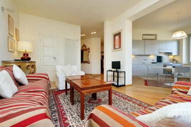 Saint Peter's Bright Apartment | Romeloft