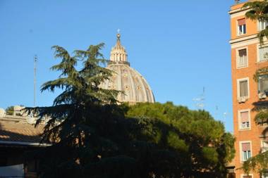 Vatican Corner Family Apartment