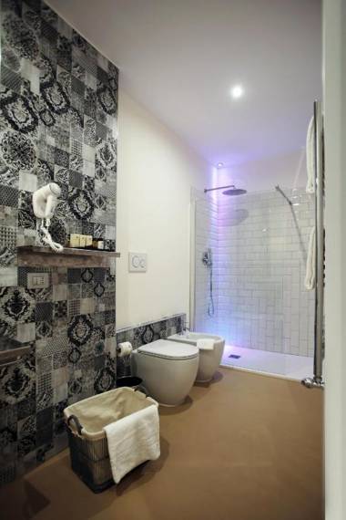 Trevi Contemporary Suite