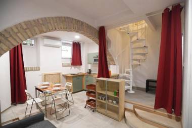 Santi Quattro Apartment & Rooms - Colosseo