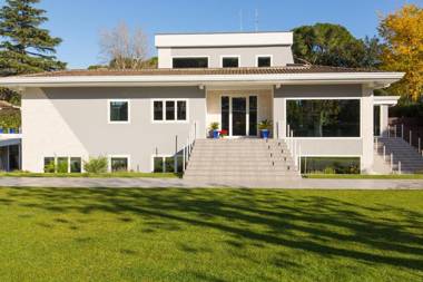 Niclas Luxury Apartments