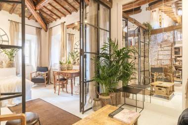 Navona Luxury and Charming Apartment with Terrace