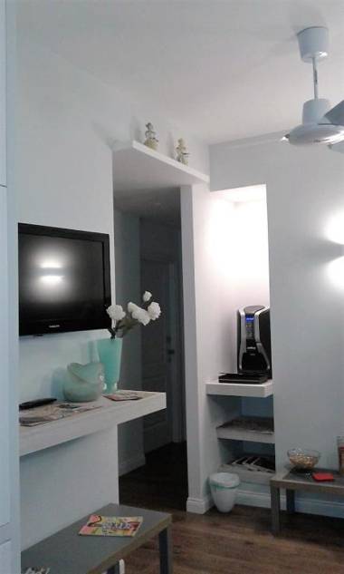 Eighty Four Luxury Rooms