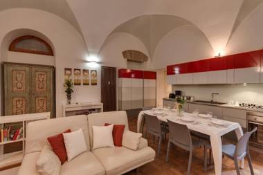 ROMAC Coronari with gym sauna and garden