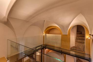 ROMAC Coronari with gym sauna and garden