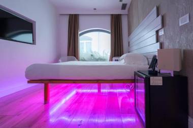 Colosseum Jacuzzi Suites