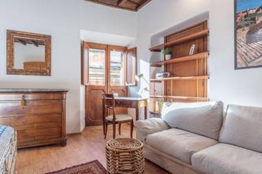Montecitorio & Pantheon Stylish Flat