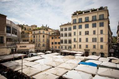 BBHOMEROME - Piazza Campo de' Fiori Luxury Flat View