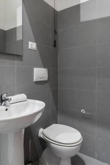 A World Aparts - 40 Sforza