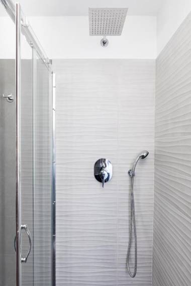 A World Aparts - 32 Modena