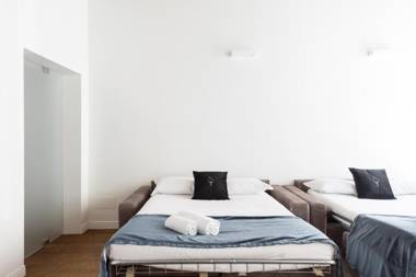 A World Aparts - 104 Frattina