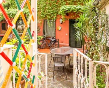 Studio with enclosed garden and wifi at Roma