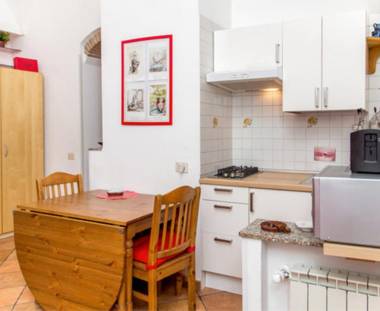 Studio with enclosed garden and wifi at Roma