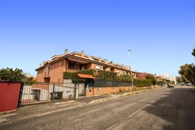 House between Rome and the sea