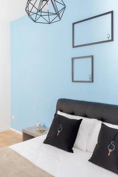 A World Aparts - 13 T.Argentina