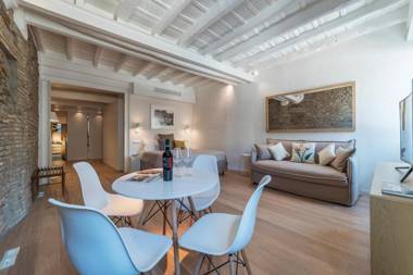 Campo De' Fiori Apartment - Charme Homes