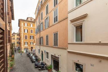 Innovative Pantheon House