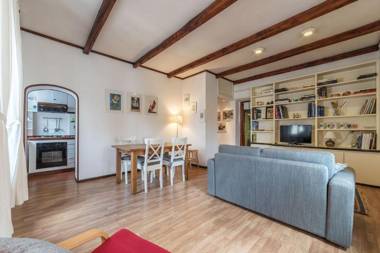 Colosseo Modern Apartment