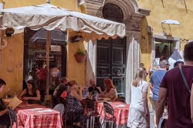 iFlat Trevi's Sweet Paradise