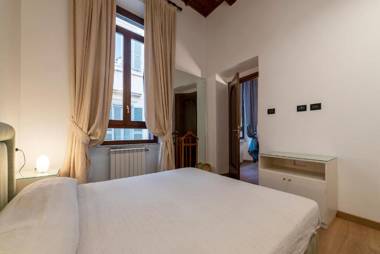 Piazza di Spagna Elegant Apartment