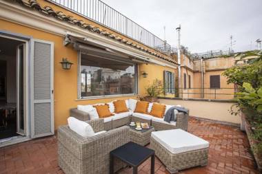 ROMAC - Condotti Penthouse in the Spanish Steps area