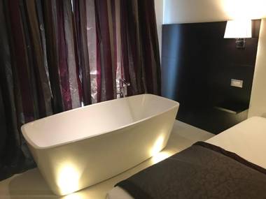 Roman Holidays Boutique Hotel