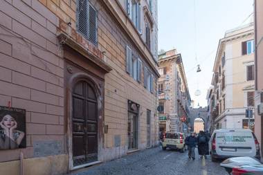 iFlat Vatican High-End Apartment