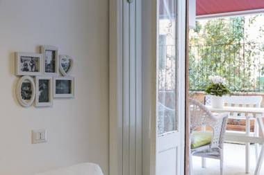 Margherita White Terrace San Giovanni Near FAO