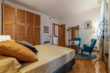 Piazza di Spagna Elegant Flat