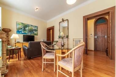 Termini Central and Elegant Apartment