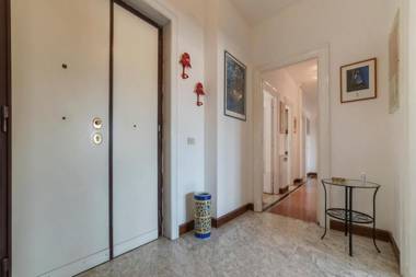 Roomy and Bright Apartment with Terrace