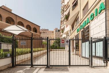 Roomy and Bright Apartment with Terrace