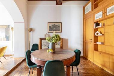 iFlat Trevi Fountain at your feet