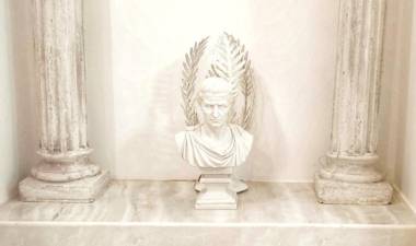 DRS Roman's ruins Fantastic stay at Colosseum apt