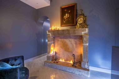 GCF Luxury Suites Guest house