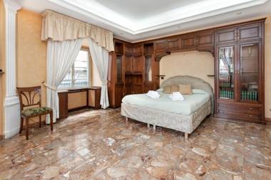 Beautiful large Apartment in the centre of Rome
