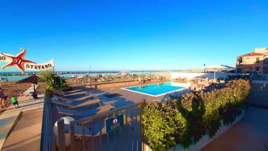 You & Me Beach Hotel