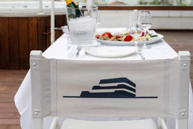 Trampolines Suite Hotel