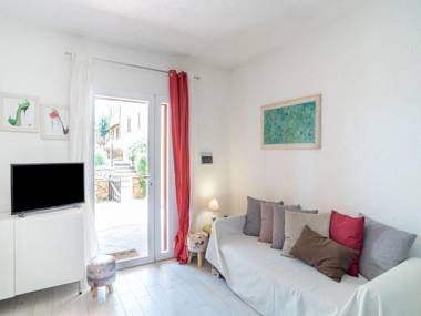 Attractive Holiday Home in Marinella with Patio