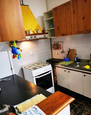 One bedroom appartement with enclosed garden and wifi at Tosi