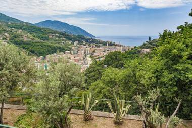 Entire Villa with pool in Recco Cinque Terre