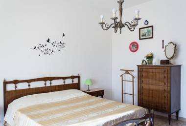 4 bedrooms appartement with enclosed garden and wifi at Recanati 8 km away from the beach