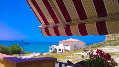 4 bedrooms appartement with sea view enclosed garden and wifi at Lido Rossello