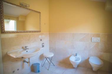 Dante Ravenna Apartments