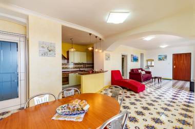 Ravello Art Apartments