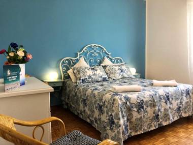 Blue Daisy Apartment