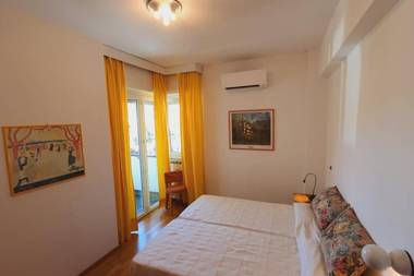 Last Floor Hills Viewnear train station & Seaside