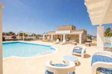 Malaspina luxury pool