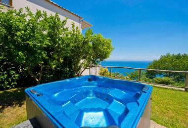 Sweet Home with outdoor unheated Whirlpool Tub