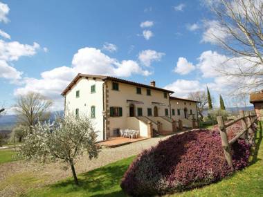 Exquisite Farmhouse in Poppi Tuscany with Swimming Pool
